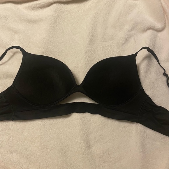 Victoria’s Secret Bra (34 C) - Picture 3 of 4